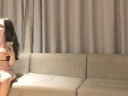 这样的尤物御姐谁能挡的住 丰腴性感连衣包臀裙 软软肉体前凸后翘