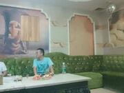 歌厅探花陈先生唱唱歌点两颜值美女4P大战 伸进衣服摸摸奶子