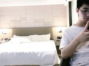 新妞巨乳丰满小妹 我感觉我的胸变大了 你快摸摸 干完居然不让走