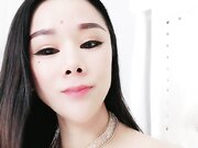 轻熟女姐妹花一起伺候大鸡巴 全程露脸情趣诱惑