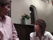 享受沉重的巨乳和大屁股的同时中出性爱 2