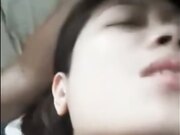 湖南某医院气质大胸美乳护士下夜班回去还没休息就被性欲旺盛的男友扑倒