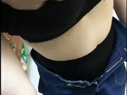 玩出3P新境界 两美女同学和男同学玩双飞 可惜有个美女大姨妈来了只能口活