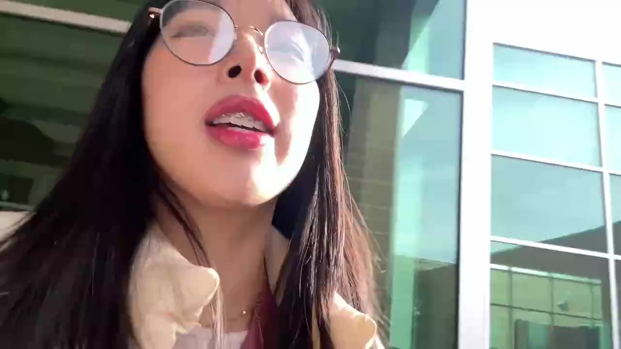 医学院女学生返校用身体同导师交换学分