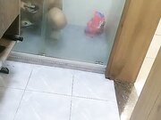 阴毛刚长一点就刮 小逼很紧 无套口爆