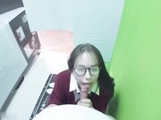 我穿着校服打球时弄得一团糟