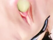 来看看清纯小骚逼的自慰游戏 全程露脸玩逼玩菊花灌肠喷奶尿尿