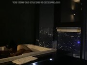 约了个饥渴皮肤白皙的亚裔美妞_酒店浴池里坐上大黑屌扭腰爽到停不下来