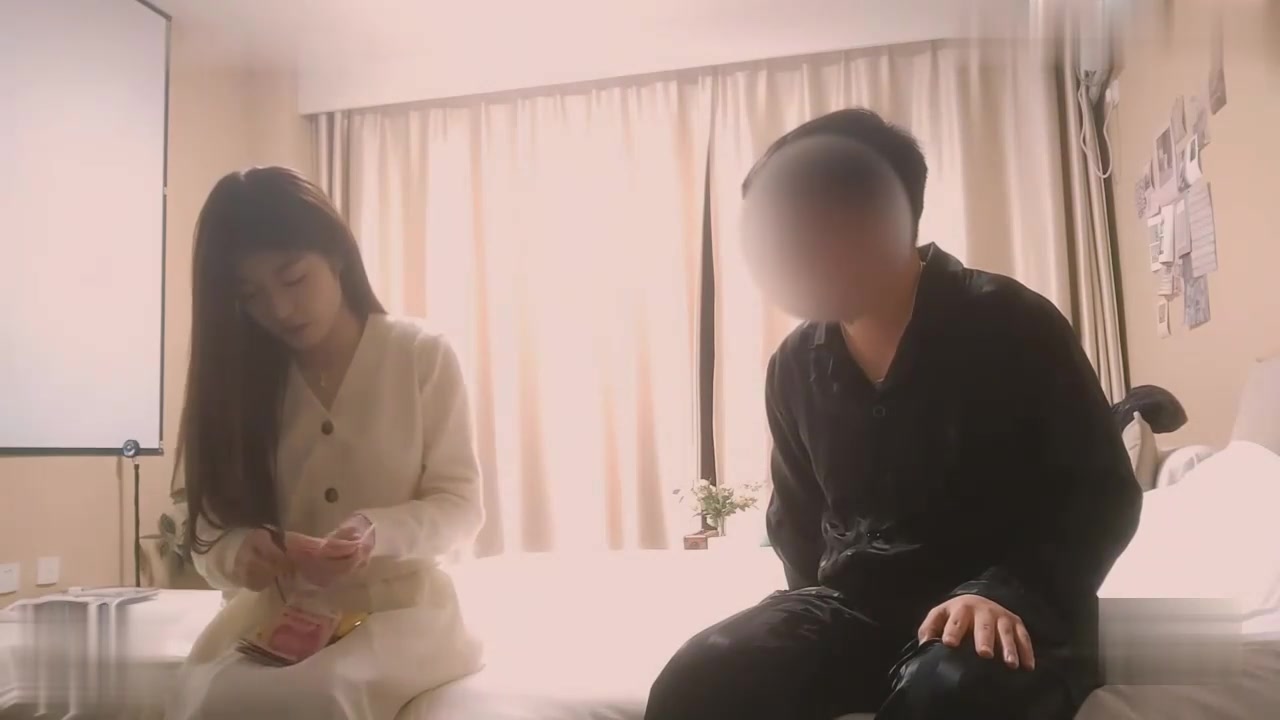 花季少女白裙翩翩_羞色挑逗含苞待放