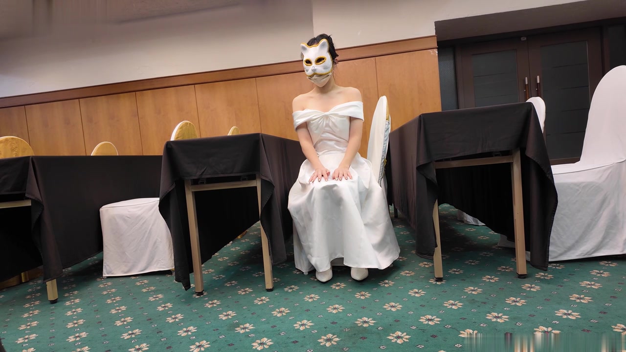 当伴娘的小萝莉想让我内射她