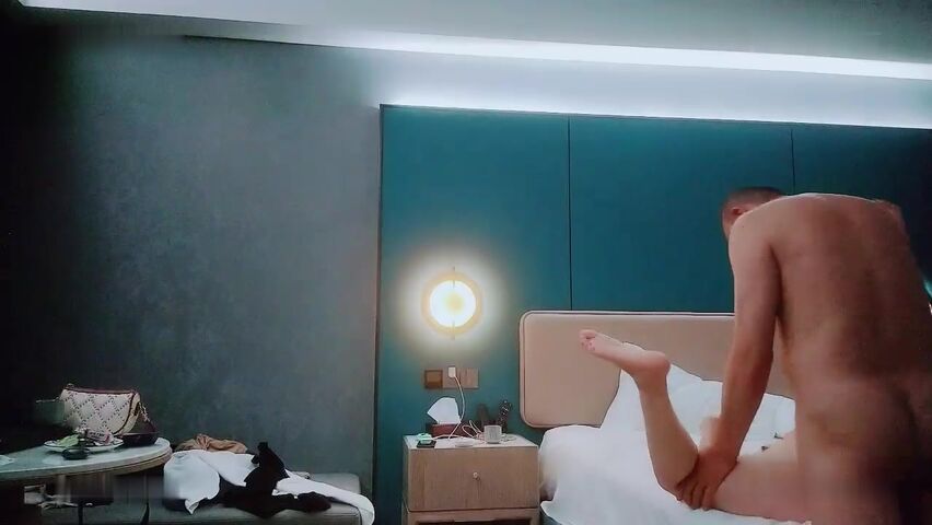 人妻收割机 最新力作 荤素不忌 每天换个新货来 这骚逼今晚被干爽了