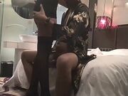 大神约约高级酒店大战包臀短裙丝袜大长腿美女 操完一次换上情趣黑丝连体服继续干