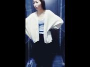 99年屌絲女主播網吧勾引猥瑣小夥與狼友激情互動