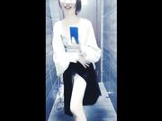 99年屌絲女主播網吧勾引猥瑣小夥與狼友激情互動