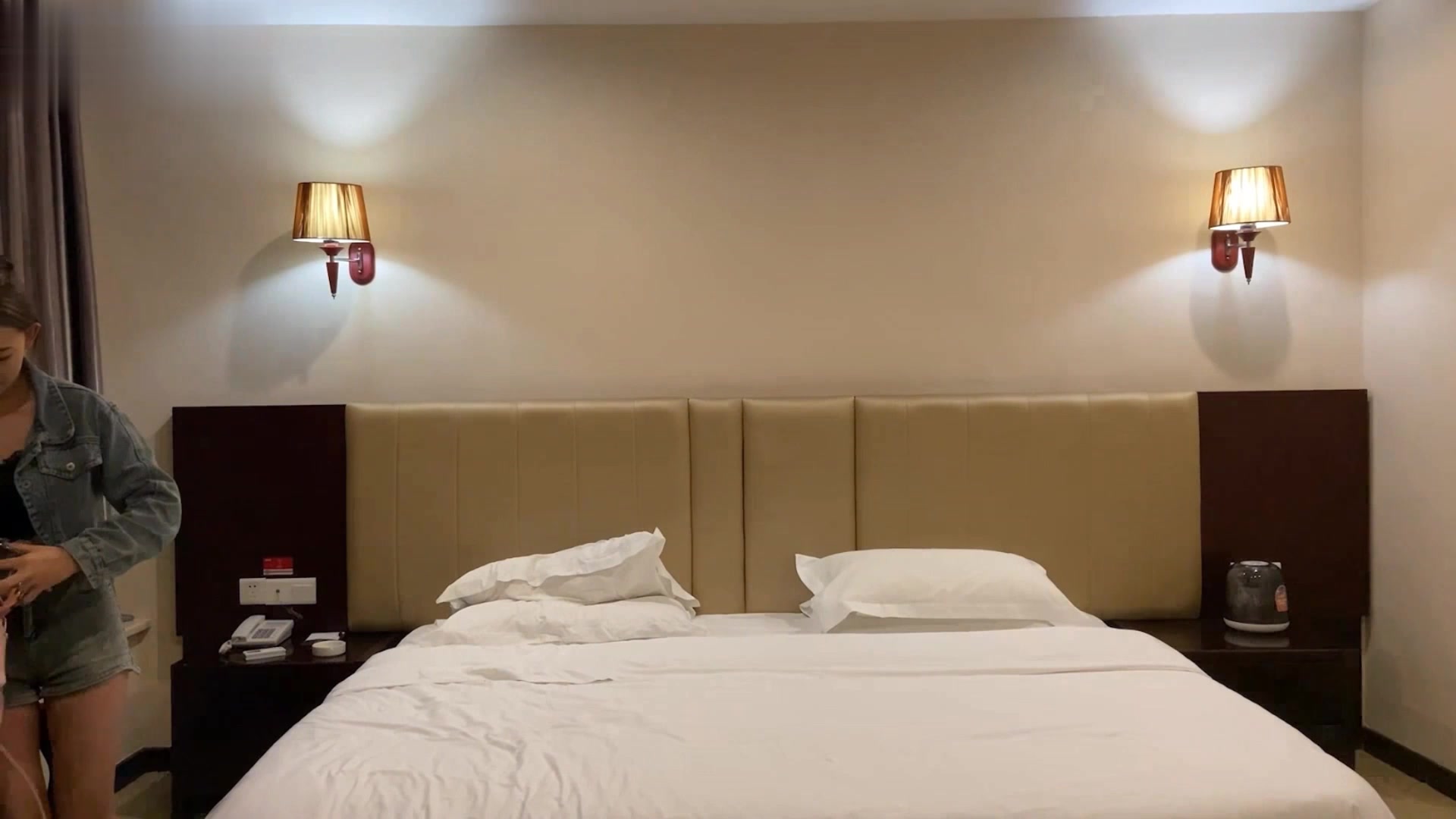 酷似张柏芝的颜值靓妹酥胸乱跳极品身材前凸后翘