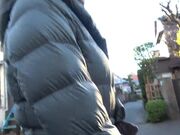 引诱与她最亲近的年轻人 并在他身上重复着不忠的行为3