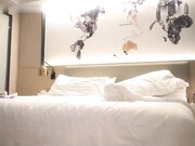 约了个白衣牛仔裤妹子酒店啪啪 舌吻摸逼调情口交上位大力猛操