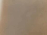 牛仔短裤大长腿贫乳美女和炮友居家啪啪 近距离特写口交舔屌 翘起屁股舔逼后入