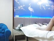 颇有几分小陈总风格沙发调情啪啪后入长腿小姐姐温柔态度好