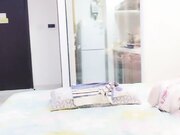 英语家教兼职卖淫女遥遥一边和胖嫖客啪啪一边手机自拍招嫖视频