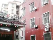 暗拍站街女 小哥找了个气质不错的大姐啪啪 上楼直接脱了开干