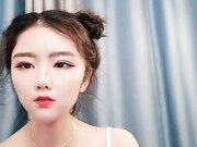 保时捷车模为赚钱下海被炮友各种操 小背心哪咤头展示身材 蹲着被炮友插嘴