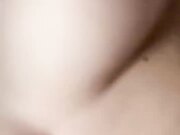 妹子在睡觉先玩她的骚姐姐 口活棒棒的小嫩逼 深喉大鸡巴揉奶玩逼看特写