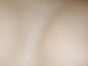 风骚的大二学妹露脸与小哥哥约会 床上舌吻深喉口交被小哥哥无情抽插