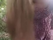 风骚少妇勾引炮友到野外啪啪啪 地上铺块布就是战场