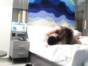 约了个长相甜美萌妹子啪啪 沙发调情口交骑坐再到床上后入猛操