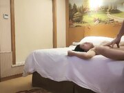 从不外出的气质技师被拿下网友要求搞两炮累的小哥虚脱