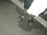 小萝莉户外露出 公厕啪啪 撒尿 美胸粉鲍 夜幕下公共场合好刺激