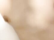 护士装苗条妹子和炮友啪啪 白色网袜无毛逼逼自摸 骑乘抽插用药抹逼喷水