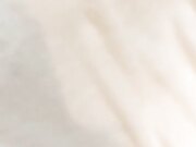 露脸小可爱勾搭足浴男技师啪啪 主动脱下男人的裤子舔屌 大鸡巴好硬被压在身下