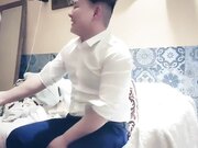 颜值比肩一线明星手上有纹身的学生妹，刚下海做爱稍显生涩