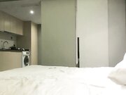 约了个高颜值黑色外套大奶妹子啪啪 穿上黑色网袜特写手指快速扣逼后入猛操