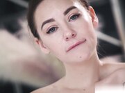 身材火辣的瑜伽裤紧身少女让我看到就忍不住勃起了