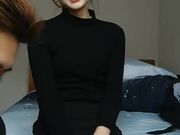 美眉的颜值很能打 化个妆不需要美颜 很清纯青涩 刚踏入社会的青涩