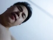 趁着前丈母娘不在家熘进小姨子闺房软磨硬泡与她发生性关系全程露脸