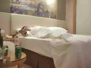 大叔2200约炮身材不错的足浴小姐姐一通猛操直接被干趴了