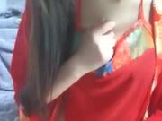 黑丝高跟小少妇与大哥露脸啪啪 红色肚兜很有激情口活很棒深喉舔弄