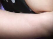 一个人太无聊拿起瘦脸器来自慰高潮