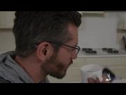 G奶浪女勾引白胡子大叔被狠狠操