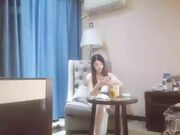 气质型西装御姐 大奶翘起臀 换上黑丝操逼 翘起屁股一下下猛顶 搞得浪叫