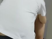 骚男勾搭良家小少妇 进门脱光按着脑袋口交大鸡巴 到了床上玩69草嘴真刺激