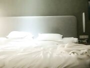 约了个短发甜美妹子TP啪啪 沙发调情摸逼翘屁股口交猛操 呻吟娇喘非常诱人