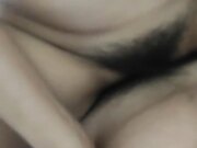 小哥真骚勾搭正在刷碗的少妇 慢慢扒光让她口交 从厨房玩到沙发再到床上