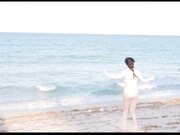 在海边更衣室做爱吧