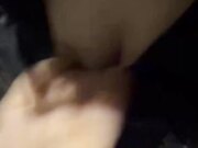 趁着姐姐休假约上她一起去酒吧，酒劲上头后在厕所里强迫姐姐喝尿