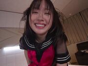 与年轻下属同住一室惨遭诱惑3